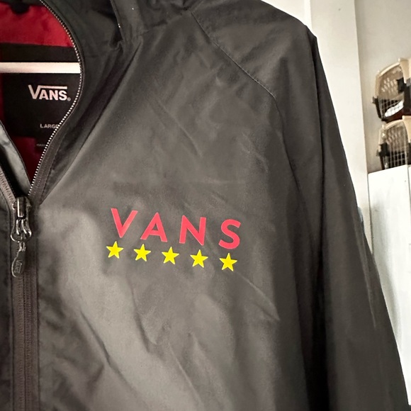 Vans windbreaker. Size L in men. Very good condition new without tags - Picture 4 of 8